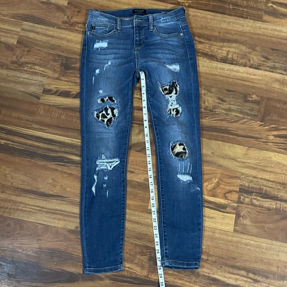 Leopard patch skinny Judy Blue jeans - Picture 4 of 8